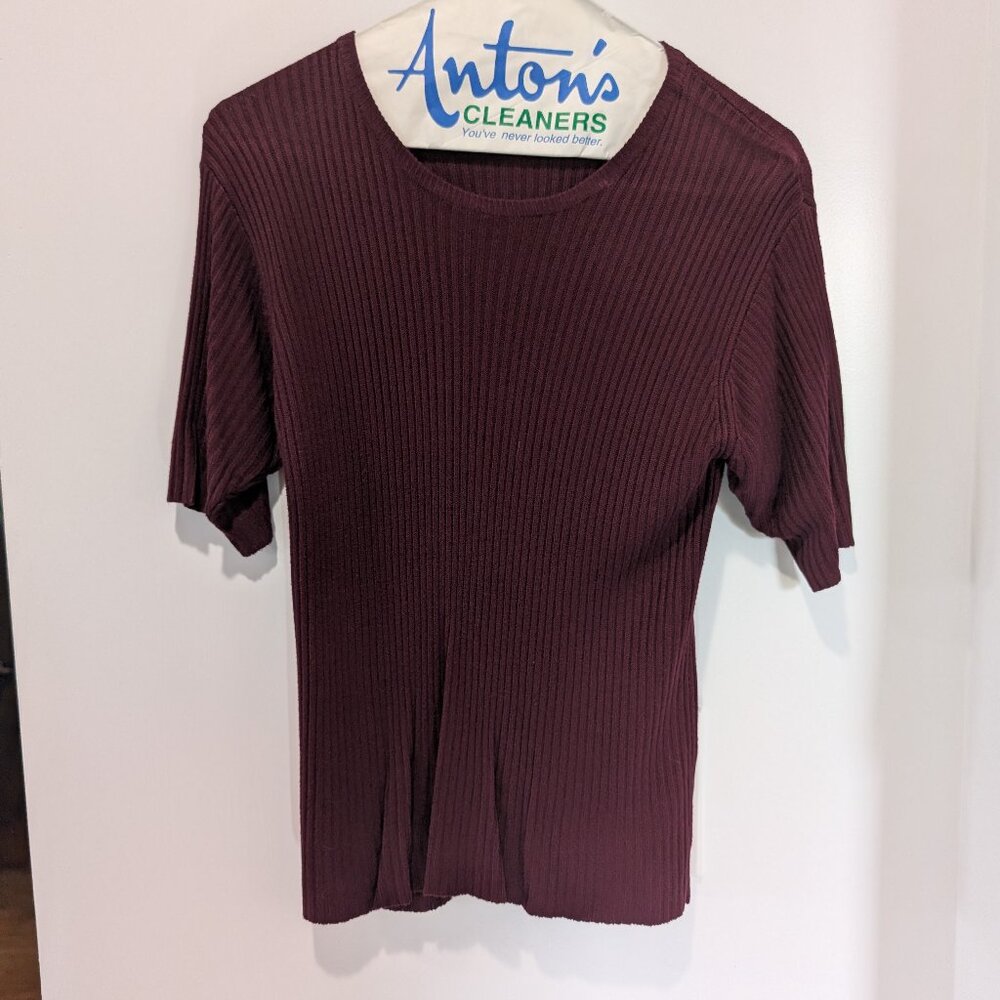 Maroon knit top. 3/4 sleeve length. Petite S